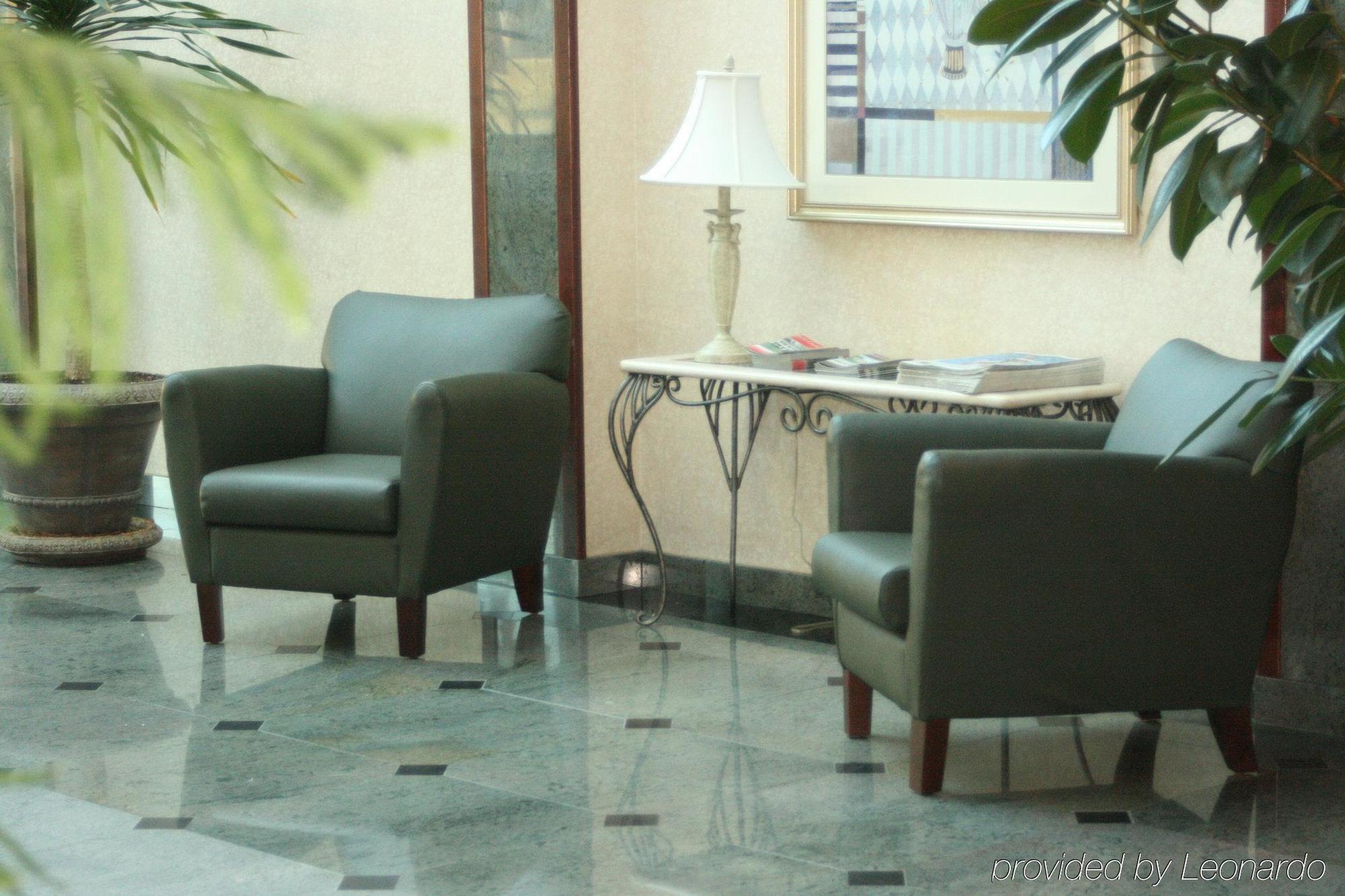 Maron Hotel & Suites Данбери Интерьер фото