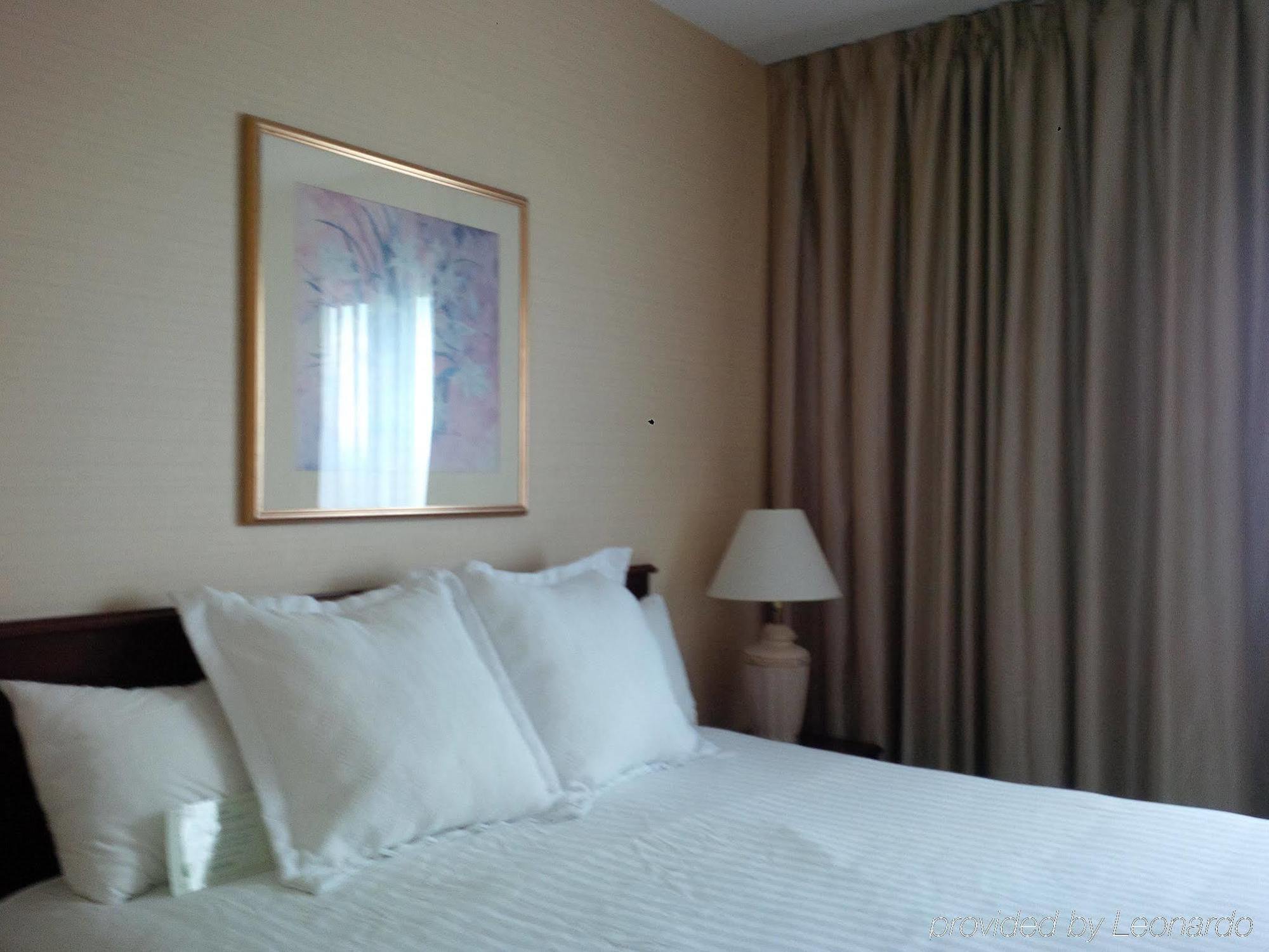 Maron Hotel & Suites Данбери Экстерьер фото